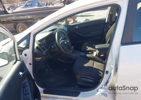 2016 Kia Forte Lx z USA, uszkodzony, nr VIN KNAFK4A61G5615715